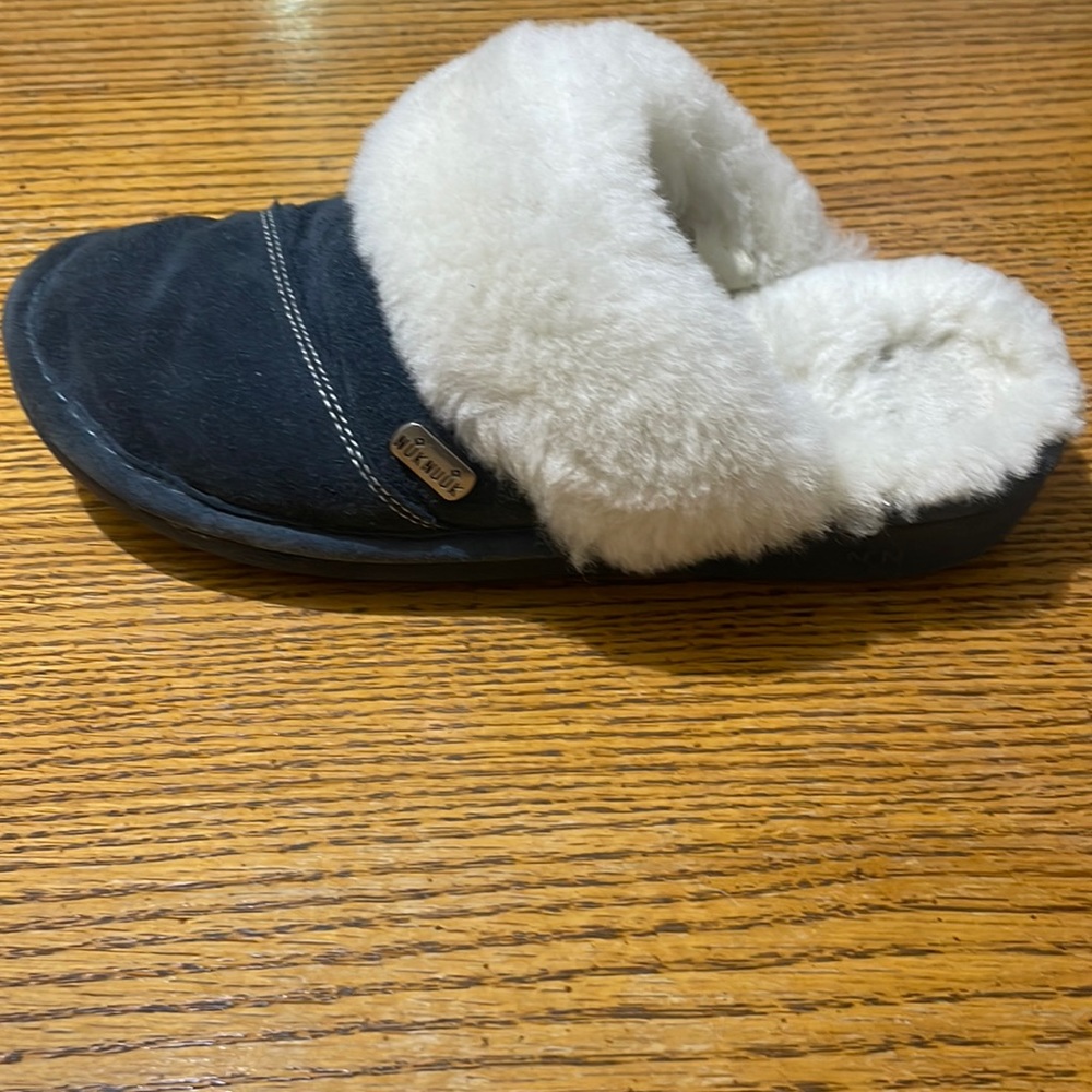 Nuknuuk Joy Women’s Slipper - Navy Blue size 7